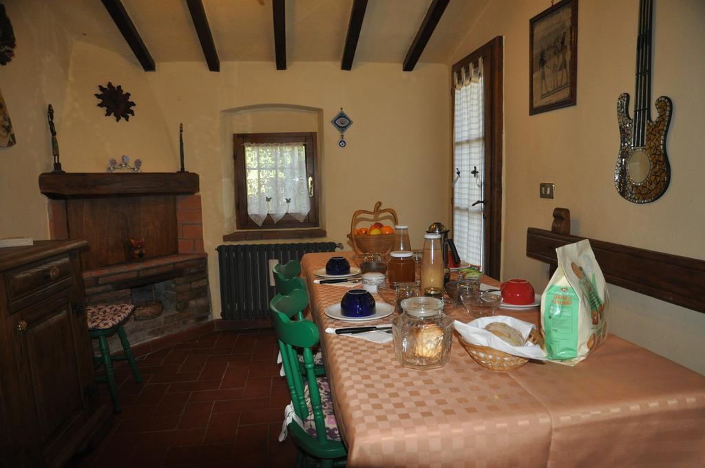 Casa della Madonna Bed and Breakfast Montaione Esterno foto